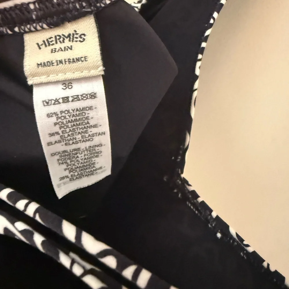 Hermes navy and White Patterned Kids One-Piece Bodysuit worn once - Picture 3 of 3